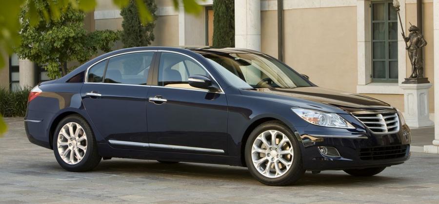  Hyundai Genesis Sedan 2009 года  (фото 4 из 47)